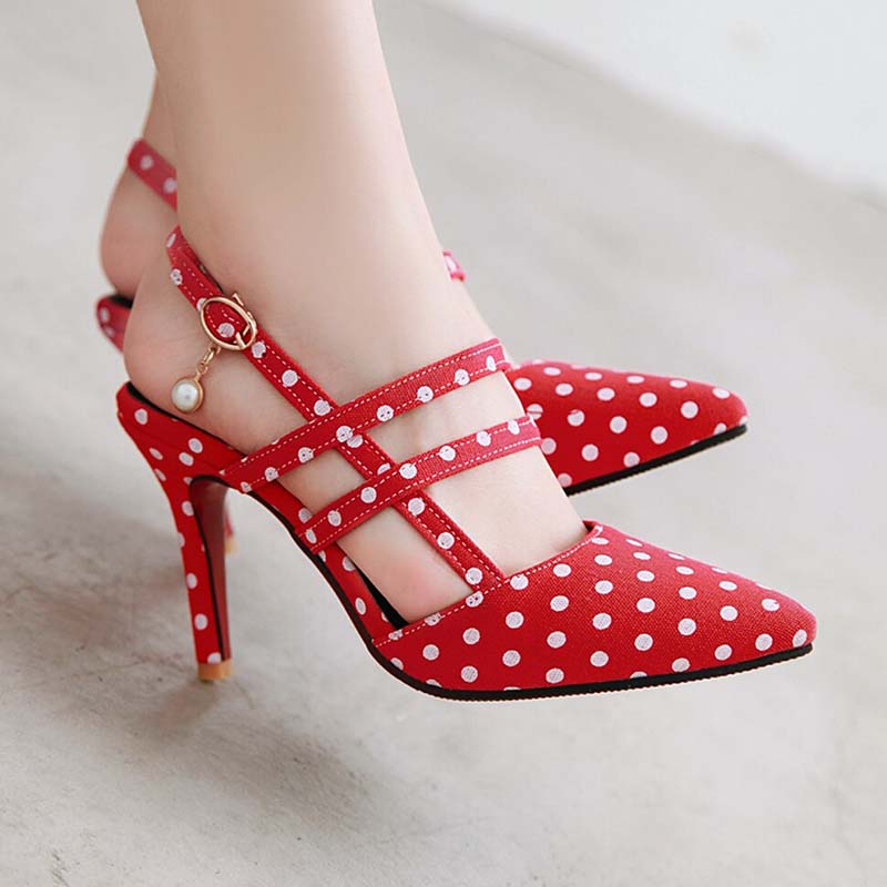 chaussures annees 50 escarpins pin up rouges 254